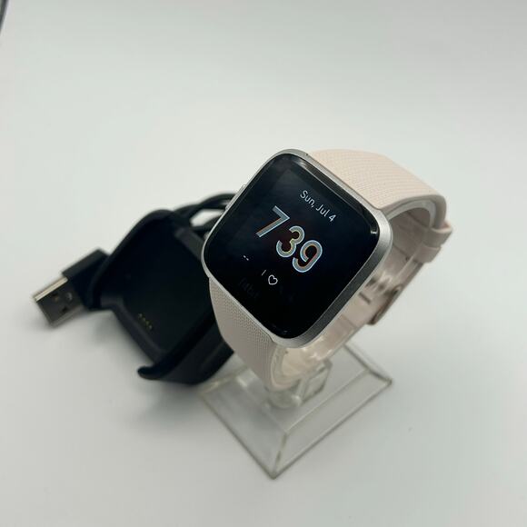 Fitbit FB415 Digital Smart Watch – Pink Band – Fully Working with Charger - Picture 4 of 7